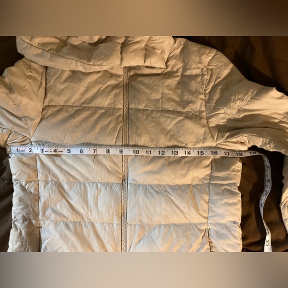 Uniqlo ultra light down puffer jacket. Very light weight. Comes with a pouch. - Picture 7 of 9